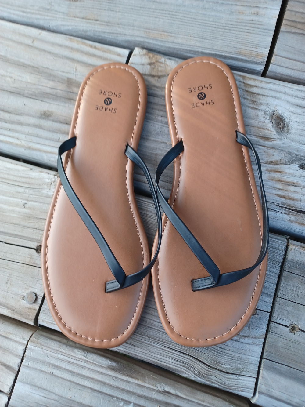 NWT Shade & Shore Flip-flops Size 7